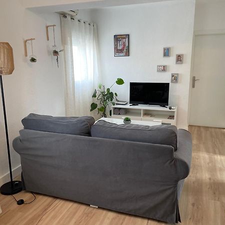 Fedriani Bright And Cosy Apartment Sevilla Bagian luar foto