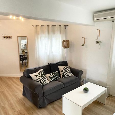 Fedriani Bright And Cosy Apartment Sevilla Bagian luar foto