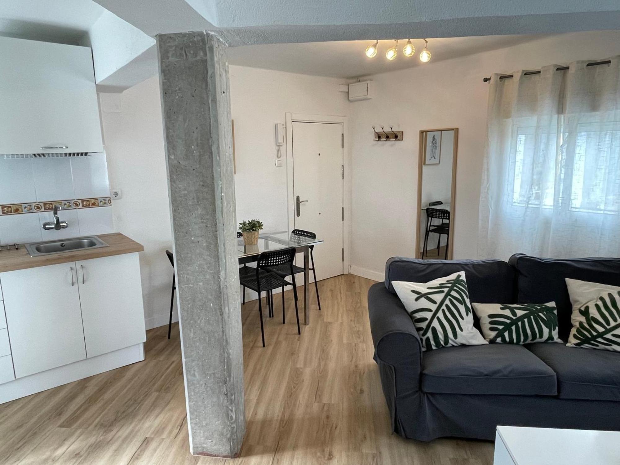 Fedriani Bright And Cosy Apartment Sevilla Bagian luar foto